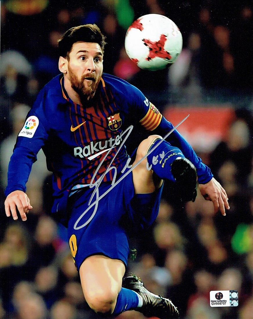 Lionel Messi FC Barcelona Autographed 8x10 Photo coa (1 of 2)