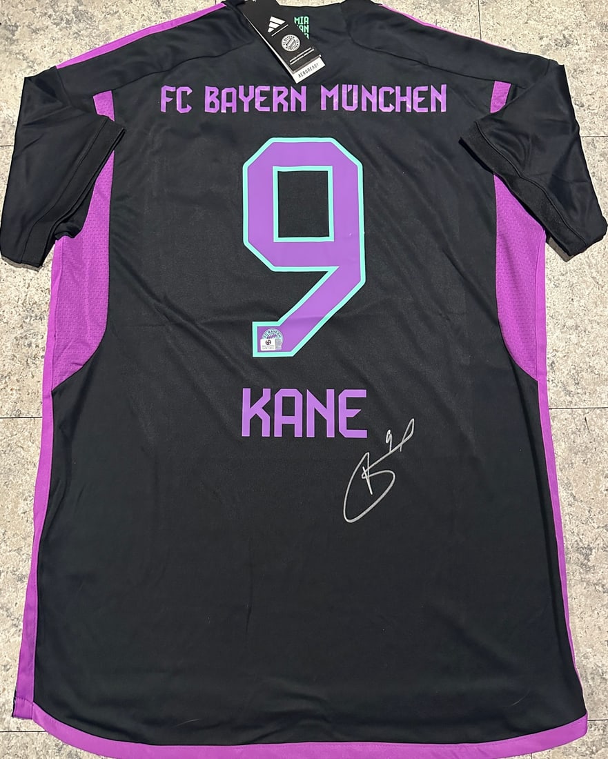 Harry Kane FC Bayern Munchen 2023-24 Adidas Away Soccer Jersey coa: Harry Kane FC Bayern Munchen 2023-24 Adidas Away Soccer Jersey GA coa - Autograph Location & coa # may vary JERSEY SIZE EXTRA LARGE