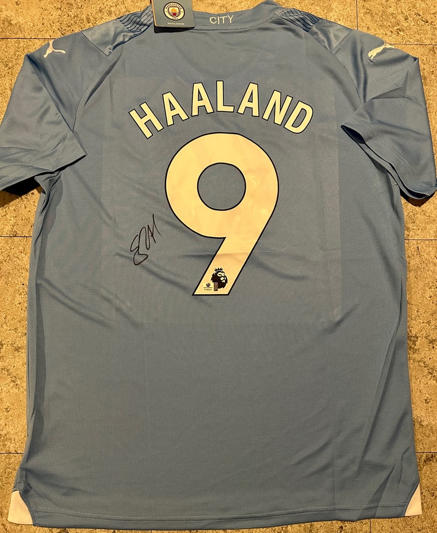 Erling Haaland Manchester City Autographed 2023-24 Puma Home Soccer Jersey coa: Erling Haaland Manchester City Autographed 2023-24 Puma Home Soccer Jersey GA coa - Autograph Location & coa # may vary JERSEY SIZE EXTRA LARGE 