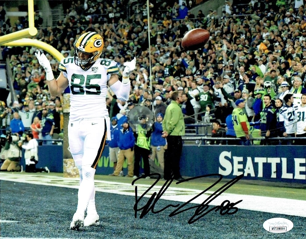 Robert Tonyan Green Bay Packers Autographed 8x10 Photo JSA coa: Robert Tonyan Green Bay Packers Autographed 8x10 Photo JSA Witnessed coa - Autograph Location & coa # may vary 