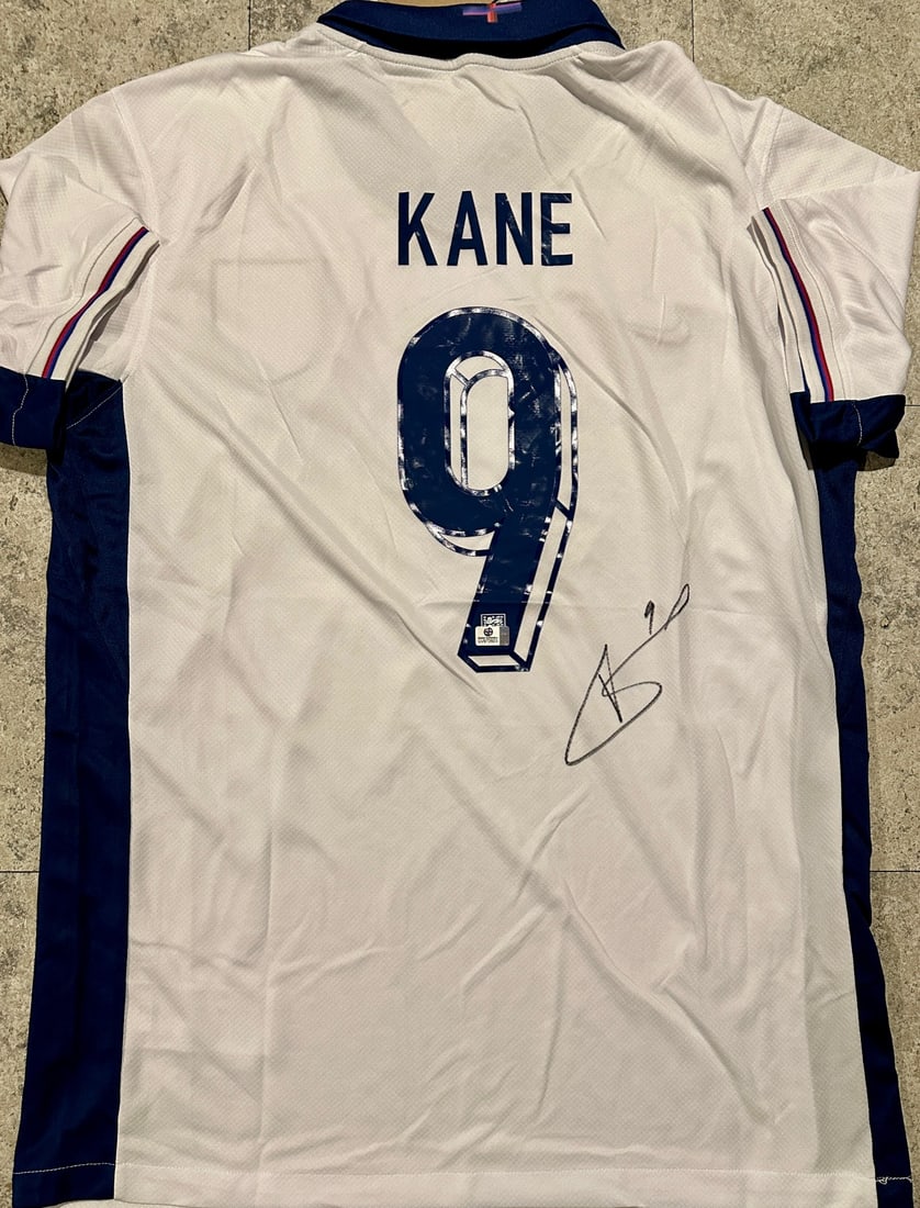 Harry Kane England 2024 Nike Home Soccer Jersey coa: Harry Kane England 2024 Nike Home Soccer Jersey GA coa - Autograph Location & coa # may vary JERSEY SIZE EXTRA LARGE 