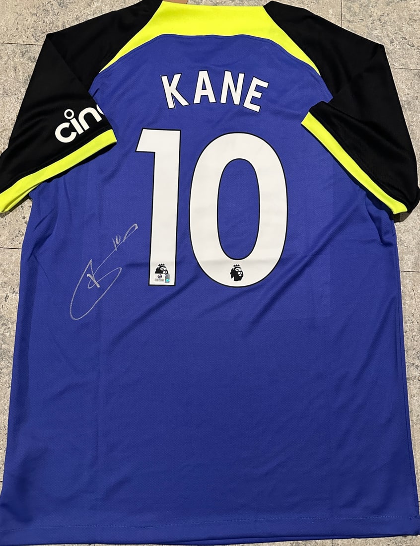 Autographed Harry Kane Tottenham Hotspur 2022-23 Nike Third Soccer Jersey COA: Autographed Harry Kane Tottenham Hotspur 2022-23 Nike Third Soccer Jersey GA coa - Autograph Location & coa # may vary JERSEY SIZE EXTRA LARGE