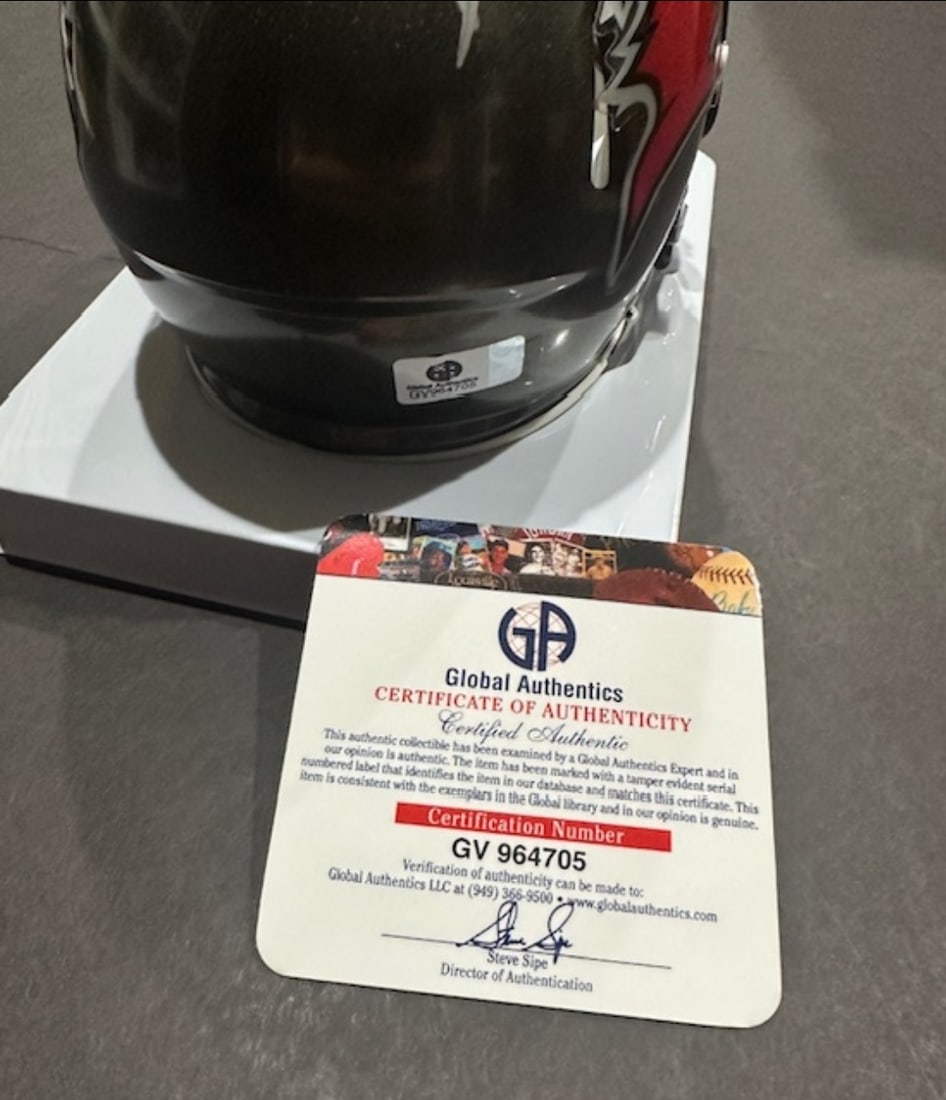 Autographed Baker Mayfield Tampa Bay Buccaneers Riddell Mini-Helmet coa - 2