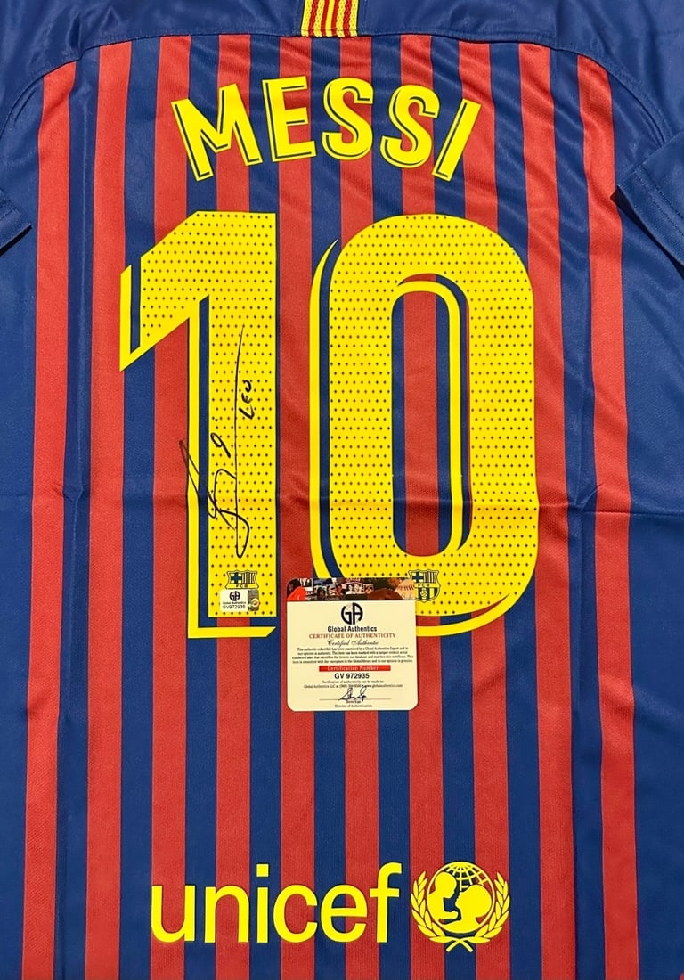 Autographed Lionel Messi F.C. Barcelona 2018-19 Nike Home Soccer Jersey COA - 2