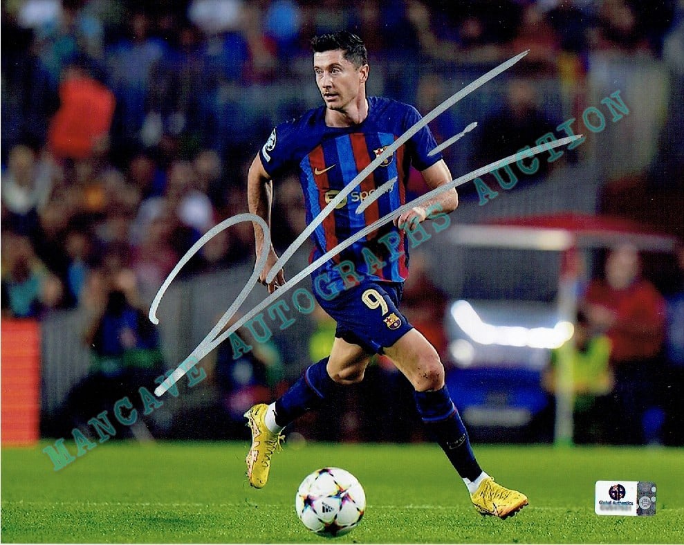 Autographed Robert Lewandowski FC Barcelona 8x10 Photo coa: Autographed Robert Lewandowski FC Barcelona 8x10 Photo GA coa - Autograph Location & coa # may vary