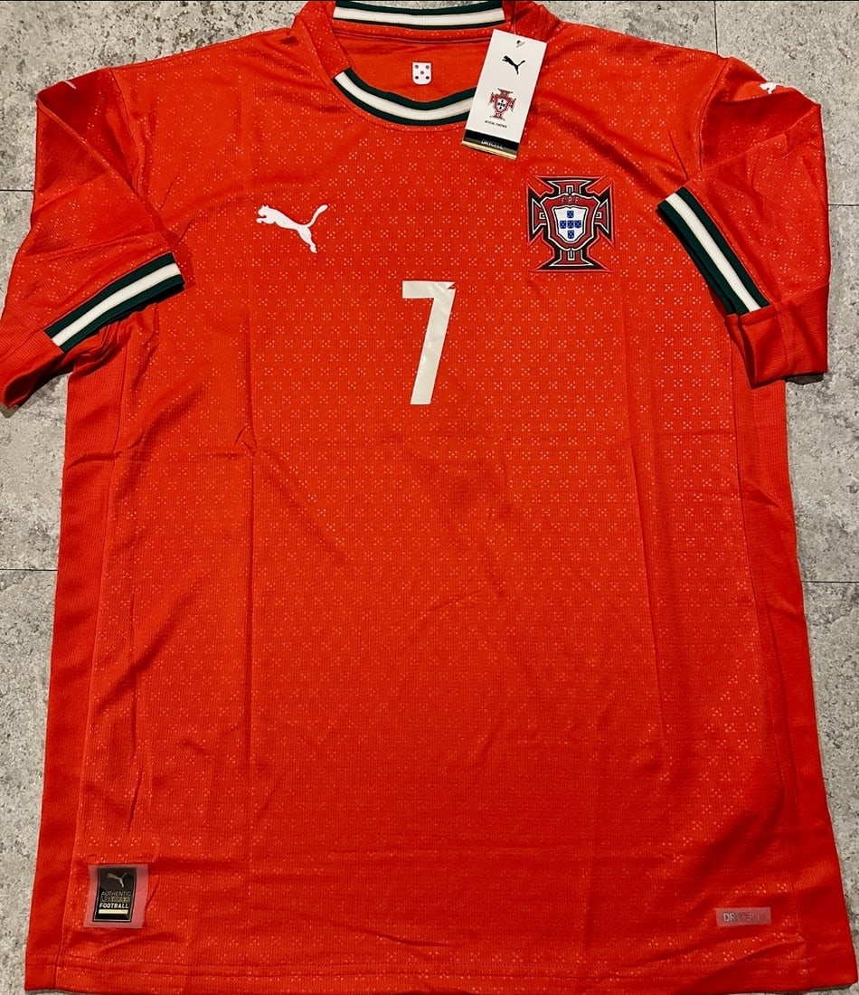 Cristiano Ronaldo Portugal Autographed 2025 Puma Home Soccer Jersey coa - 3