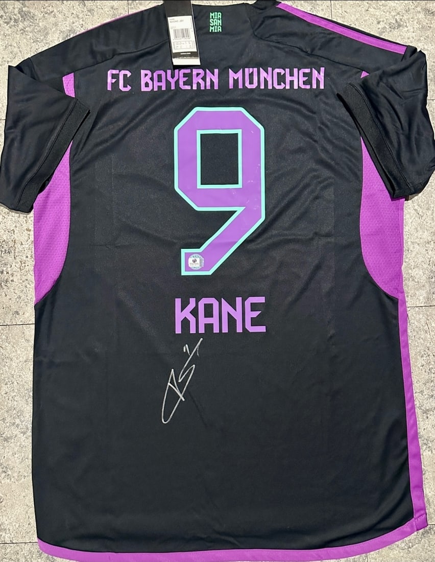 Harry Kane FC Bayern Munchen 2023-24 Adidas Away Soccer Jersey coa: Harry Kane FC Bayern Munchen 2023-24 Adidas Away Soccer Jersey GA coa - Autograph Location & coa # may vary JERSEY SIZE EXTRA LARGE