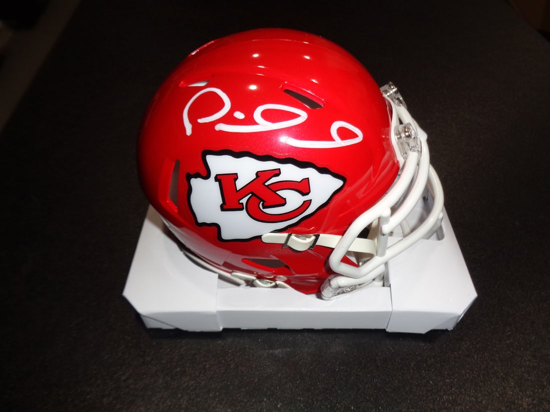 Patrick Mahomes Kansas City Chiefs Autographed Riddell Mini-Helmet coa: Patrick Mahomes Kansas City Chiefs Autographed Riddell Mini-Helmet GA coa - Autograph Location & coa # may vary 