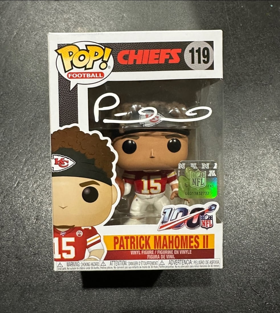Patrick Mahomes Kansas City Chiefs Autographed Funko POP! #116 coa (1 of 2)