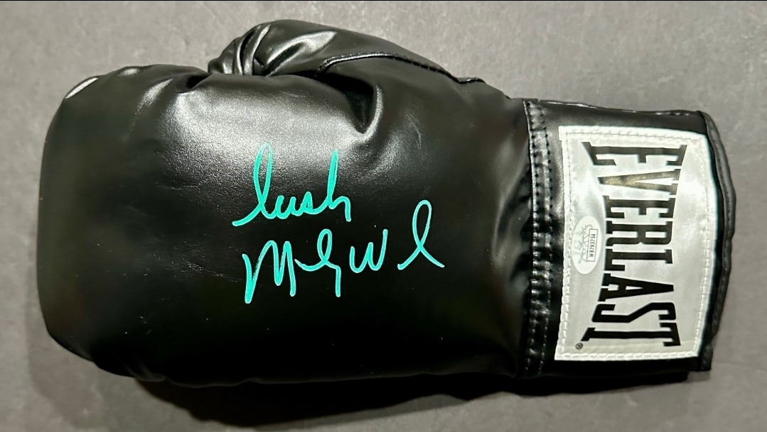Micky Ward Autographed Everlast Boxing Glove JSA COA (1 of 2)