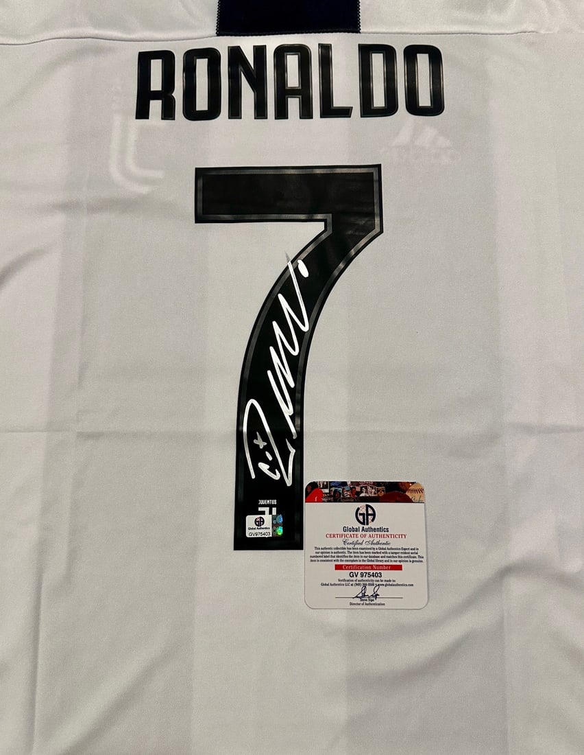 Cristiano Ronaldo FC Juventus Autographed Adidas 2018-19 Home Soccer Jersey coa - 2