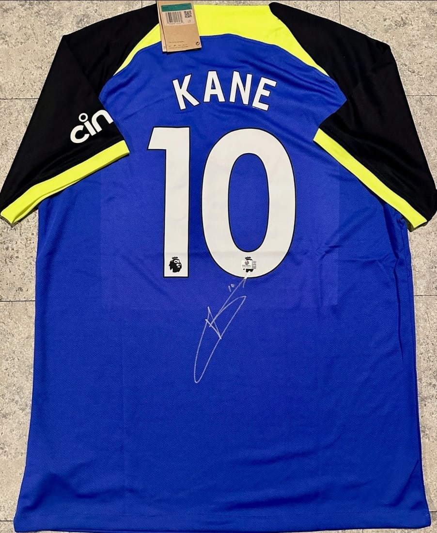Harry Kane Tottenham Hotspur 2022-23 Nike Third Soccer Jersey coa: Harry Kane Tottenham Hotspur 2022-23 Nike Third Soccer Jersey GA coa - Autograph Location & coa # may vary JERSEY SIZE EXTRA LARGE 