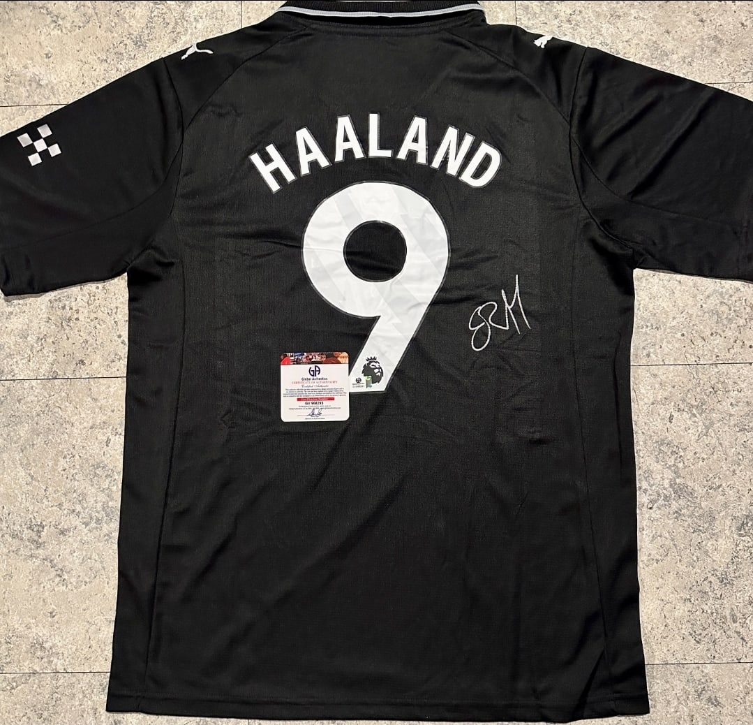 Erling Haaland Manchester City Autographed 2025-26 Puma Away Soccer Jersey coa: Erling Haaland Manchester City Autographed 2025-26 Puma Away Soccer Jersey GA coa - Autograph Location & coa # may vary JERSEY SIZE EXTRA LARGE