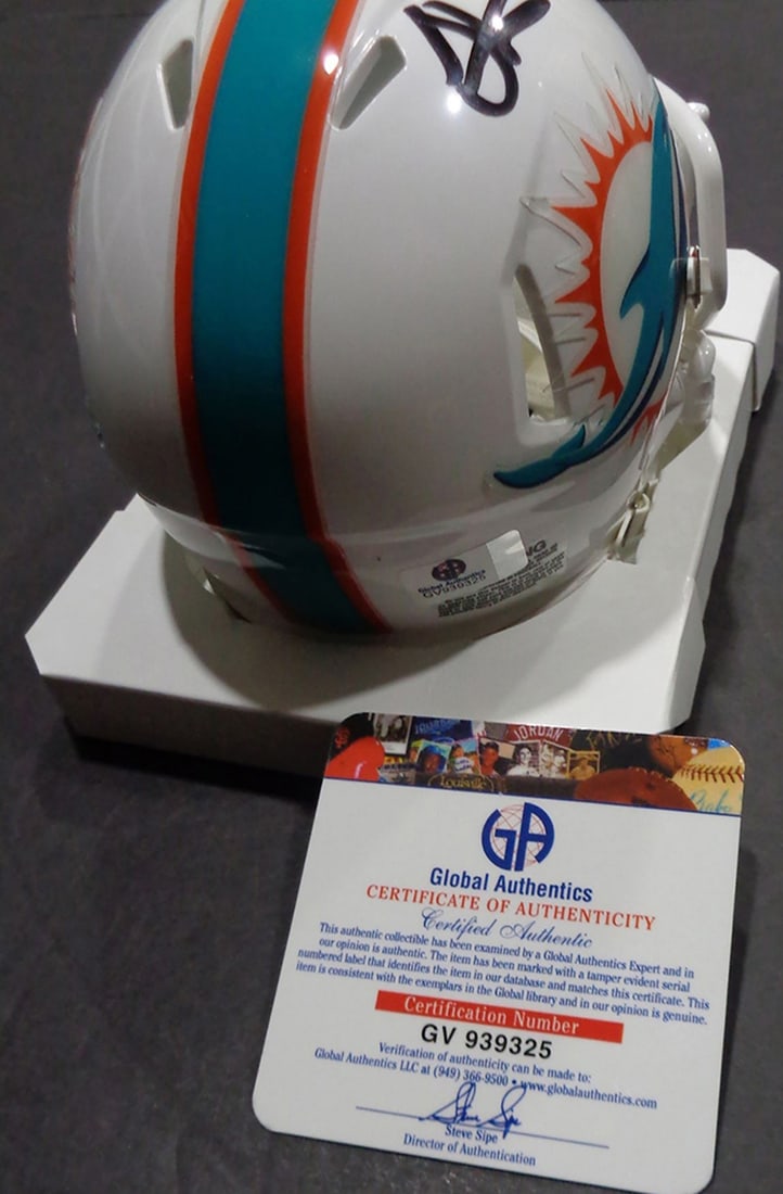 Tyreek Hill Miami Dolphins Autographed Riddell Mini Helmet coa - 2