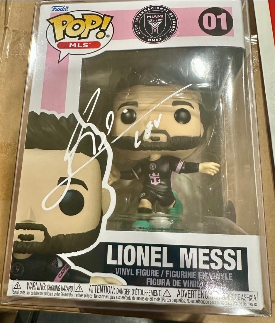 Lionel Messi Inter Miami Autographed Funko POP! #01 coa (1 of 2)