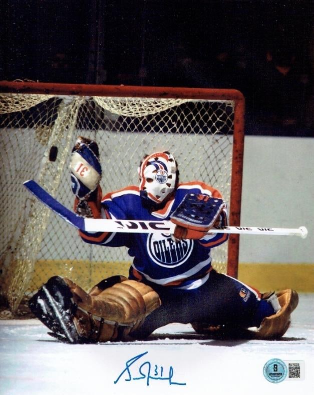Grant Fuhr Edmonton Oilers Autographed 8x10 Photo Beckett Hologram: Grant Fuhr Edmonton Oilers Autographed 8x10 Photo Beckett QR Hologram Included (THERE IS NO COA CARDS WITH QR CODE HOLGRAMS - SCAN QR CODE WITH CAMERA TO VERIFY AUTHENTICITY) - Autograph Location &
