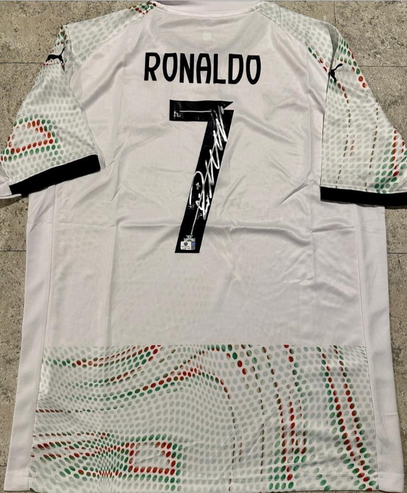 Cristiano Ronaldo Portugal Autographed 2025 Puma White Away Soccer Jersey coa (1 of 3)