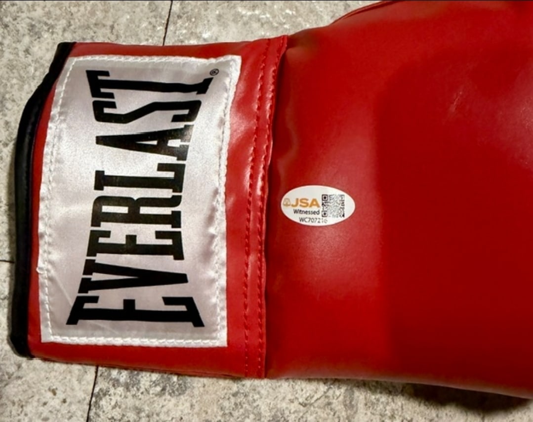 Micky Ward Autographed Everlast Boxing Glove JSA COA - 2