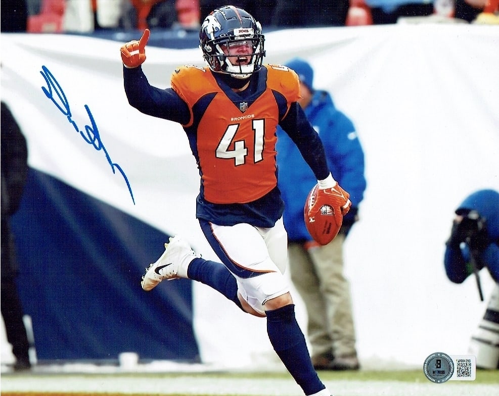 Drew Sanders Denver Broncos Autographed 8x10 Photo Beckett Hologram: Drew Sanders Denver Broncos Autographed 8x10 Photo Beckett QR Hologram (THERE IS NO COA CARDS WITH QR CODE HOLGRAMS - SCAN QR CODE WITH CAMERA TO VERIFY AUTHENTICITY) - Autograph Location & coa # may