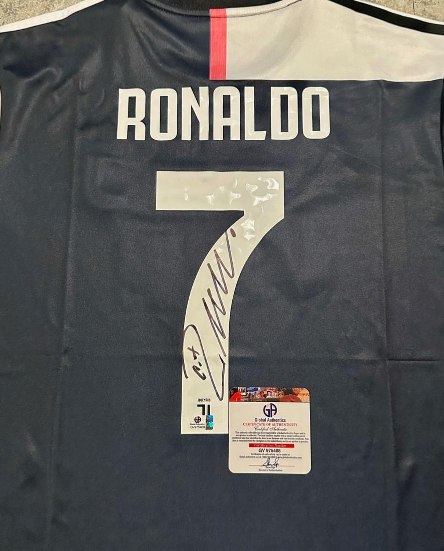 Cristiano Ronaldo FC Juventus Autographed Adidas 2019-20 Home Soccer Jersey coa - 2