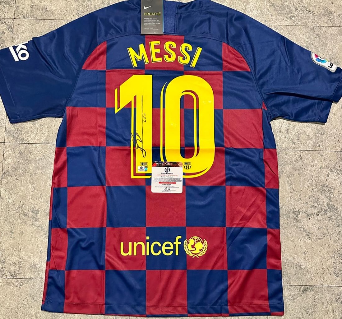 Lionel Messi F.C. Barcelona Autographed 2019-20 Nike Home Soccer Jersey coa