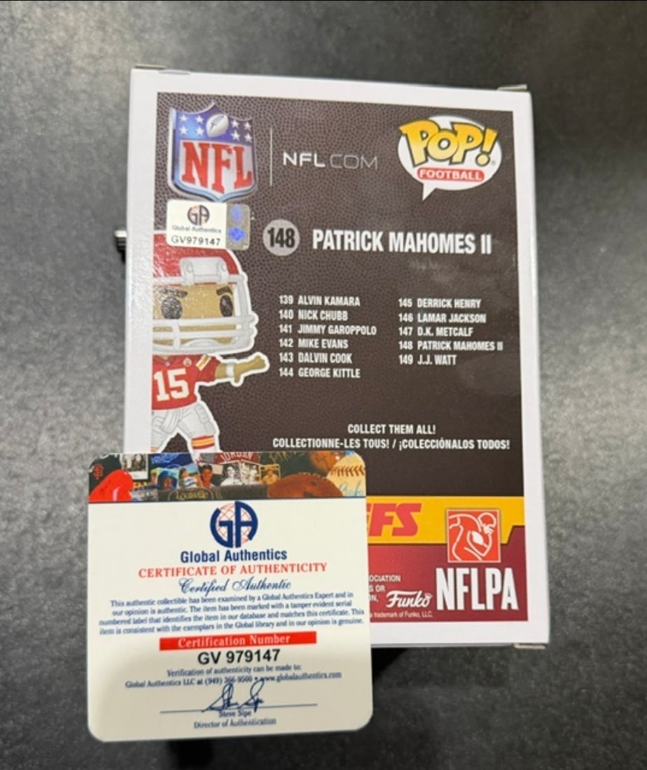 Patrick Mahomes Kansas City Chiefs Autographed Funko POP! coa - 2
