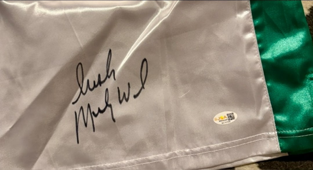 Micky Ward Former WBU Boxing Champion Autographed Boxing Trunks JSA HOLOGRAM - 2