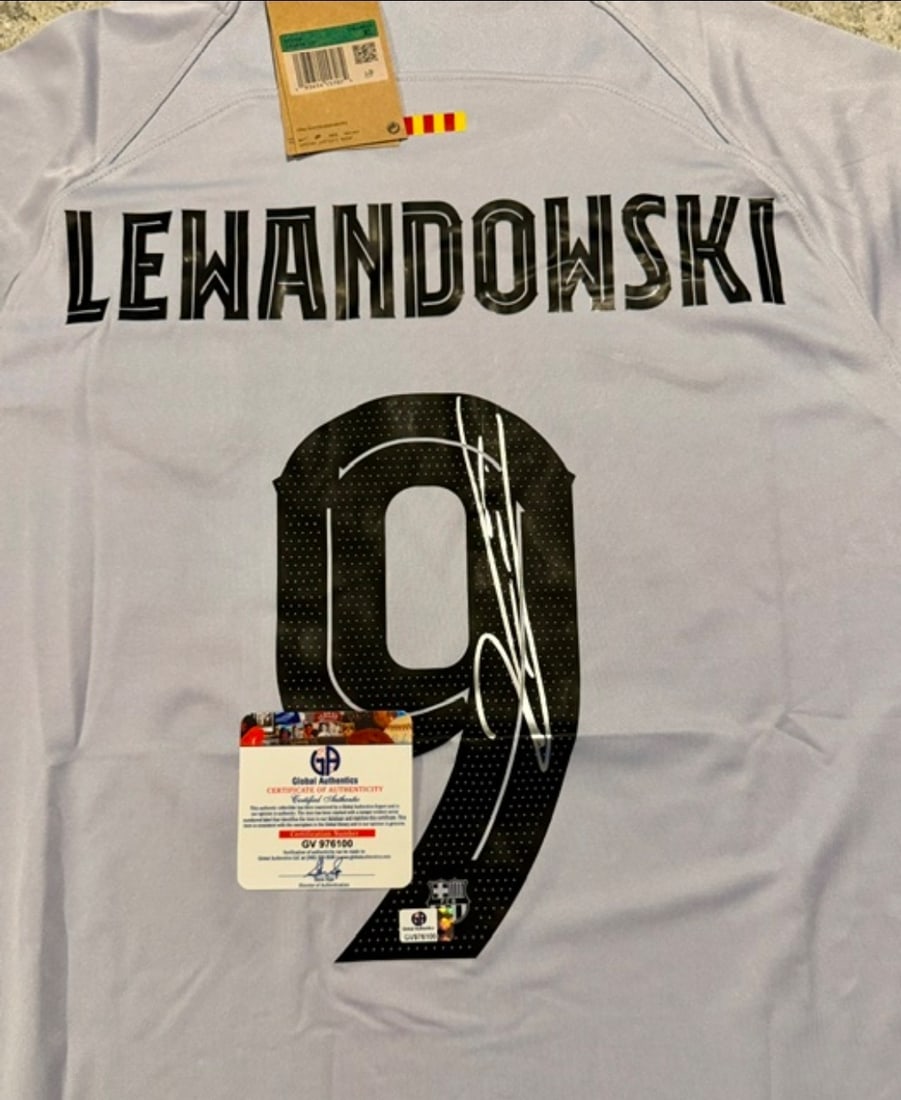 Robert Lewandowski FC Barcelona Autographed 2022-23 Nike Third Jersey coa - 2
