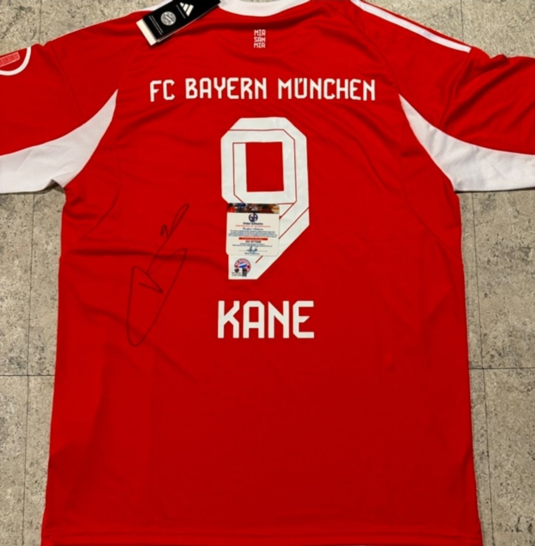 Harry Kane FC Bayern Munchen 2025-26 Adidas Home Soccer Jersey coa: Harry Kane FC Bayern Munchen 2025-26 Adidas Home Soccer Jersey GA coa - Autograph Location & coa # may vary JERSEY SIZE EXTRA LARGE