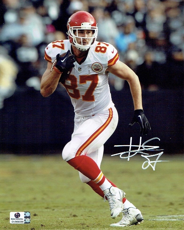 Travis Kelce Kansas City Chiefs Autographed 8x10 Photo coa: Travis Kelce Kansas City Chiefs Autographed 8x10 Photo GA coa