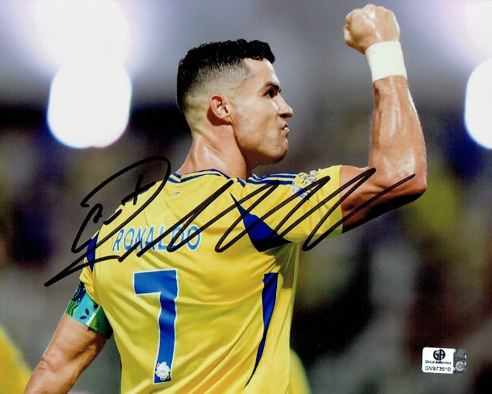 Cristiano Ronaldo Al Nassr FC Autographed 8x10 Photo coa: Cristiano Ronaldo Al Nassr FC Autographed 8x10 Photo coa