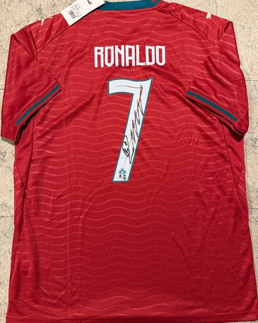 Cristiano Ronaldo Portugal Autographed 2026 Puma FIFA WORLD CUP Home Soccer Jersey LOA (1 of 4)