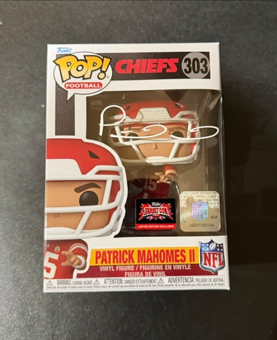 Patrick Mahomes Kansas City Chiefs Autographed Funko POP! coa (1 of 2)
