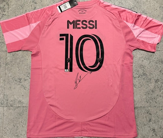 Lionel Messi Inter Miami FC Autographed 2025-26 Adidas Home Soccer Jersey LOA: Lionel Messi Inter Miami FC Autographed 2025-26 Adidas Home Soccer Jersey GA Full Letter of Authenticity coa - JERSEY SIZE EXTRA LARGE