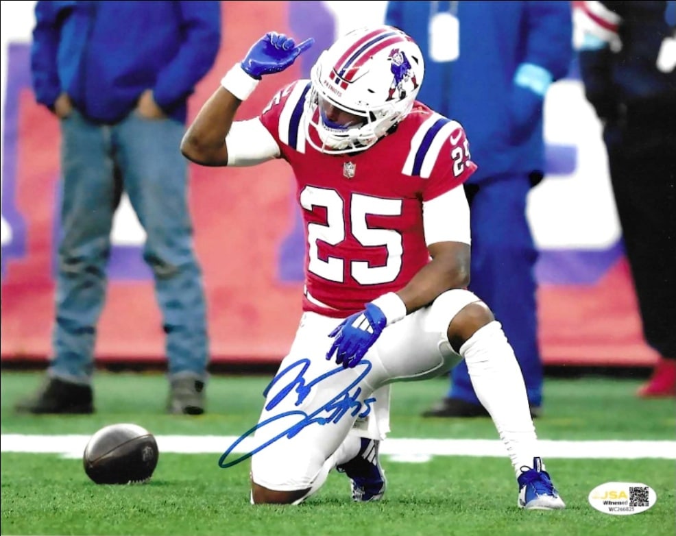 Marcus Jones New England Patriots Autographed 8x10 Photo JSA Hologram: Marcus Jones New England Patriots Autographed 8x10 Photo JSA WITNESSES QR HOLOGRAM (THERE IS NO COA CARDS WITH QR CODE HOLGRAMS - SCAN QR CODE WITH CAMERA TO VERIFY AUTHENTICITY) - Autograph Location