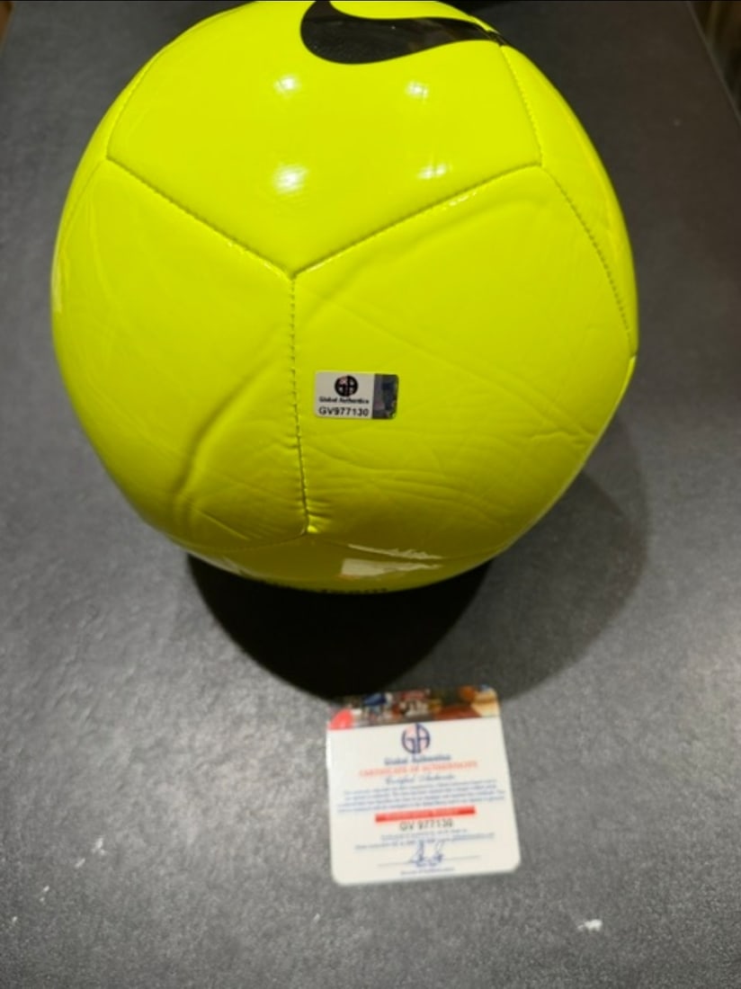 Harry Kane FC Bayern Munchen Autographed Nike Soccer Ball coa - 2