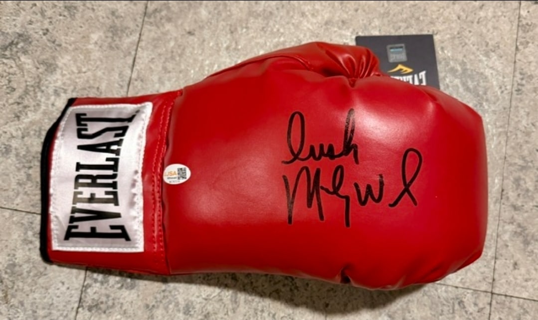 Micky Ward Autographed Everlast Boxing Glove JSA HOLOGRAM: Irish Micky Ward Autographed Everlast Boxing Glove JSA WITNESSED QR HOLOGRAM INCLUDED (THERE IS NO COA CARDS WITH QR CODE HOLGRAMS - SCAN QR CODE WITH CAMERA ON PHONE OR TABLET TO VERIFY