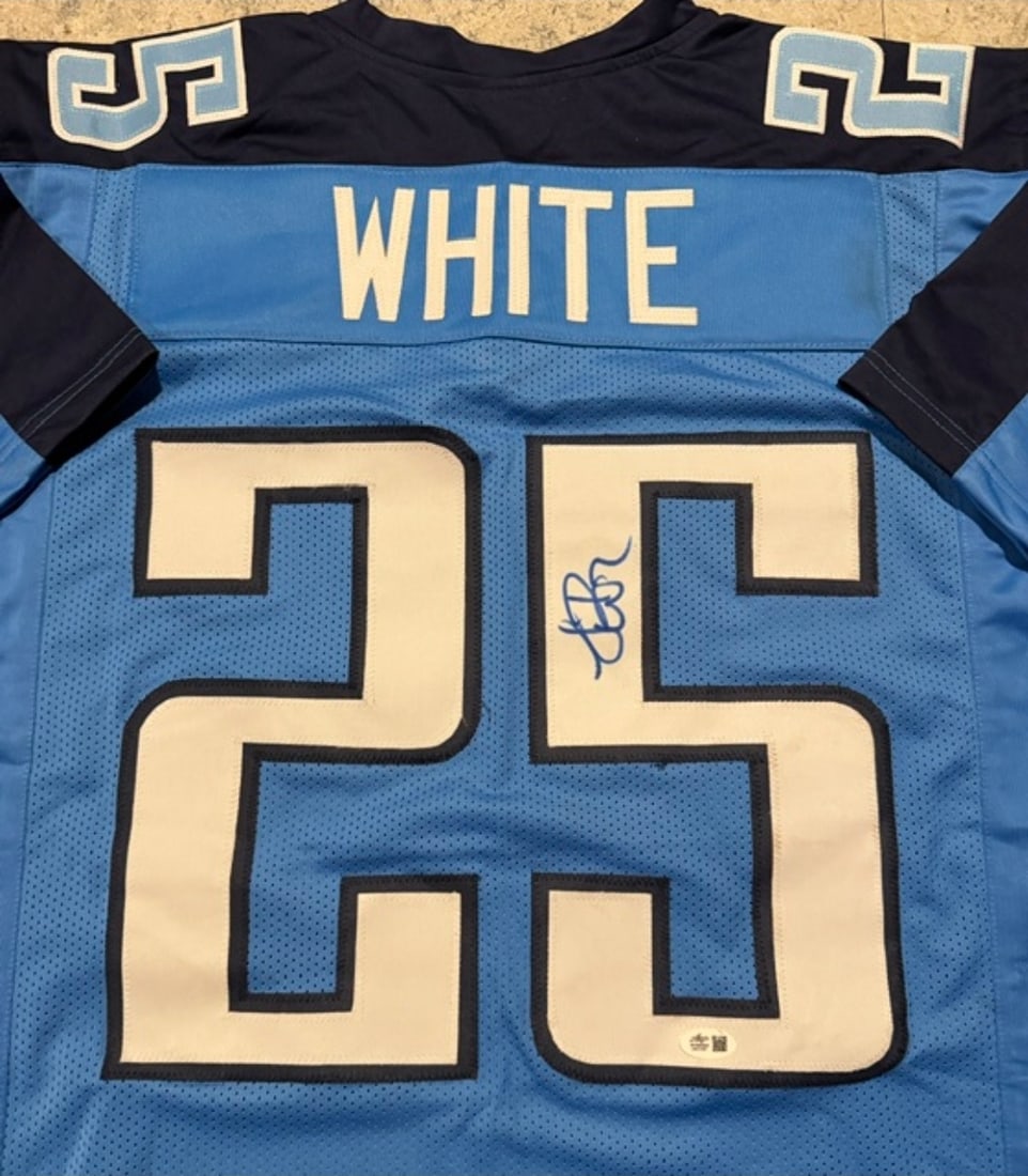 LenDale White Tennessee Titans Autographed Custom Football Jersey Leaf Hologram - 2