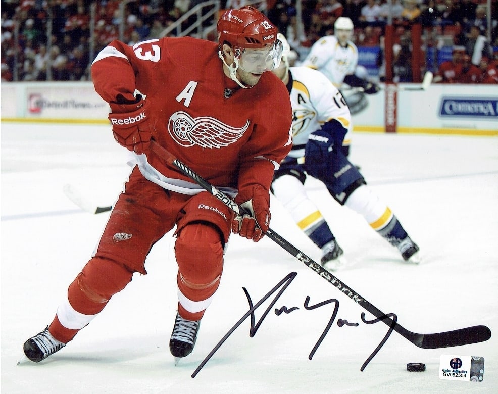 Pavel Datsyuk Detroit Red Wings Autographed 8x10 Photo coa: Pavel Datsyuk Detroit Red Wings Autographed 8x10 Photo GA coa