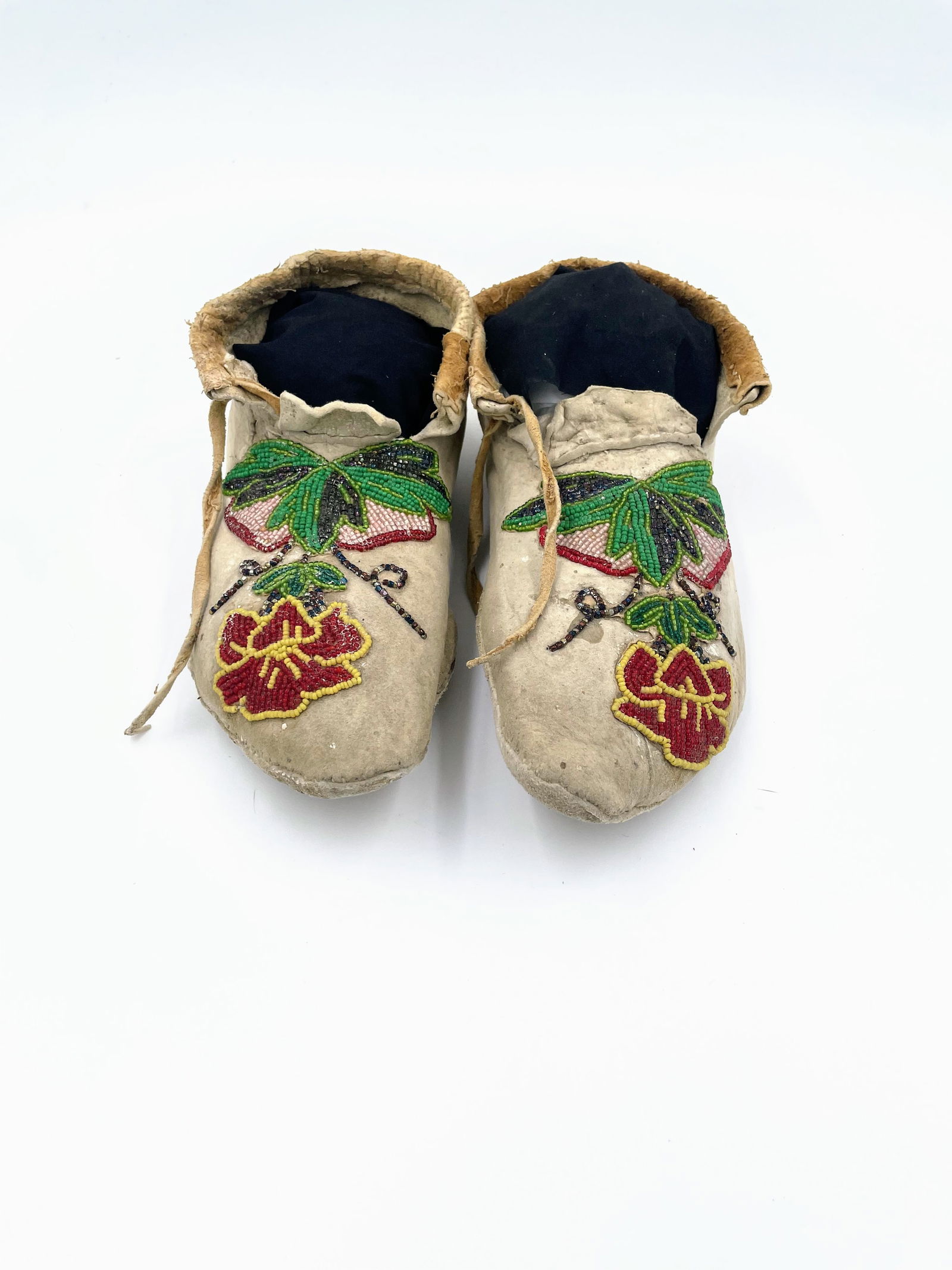 Cree Beaded Moccasins (Pre 1900) (1 of 4)