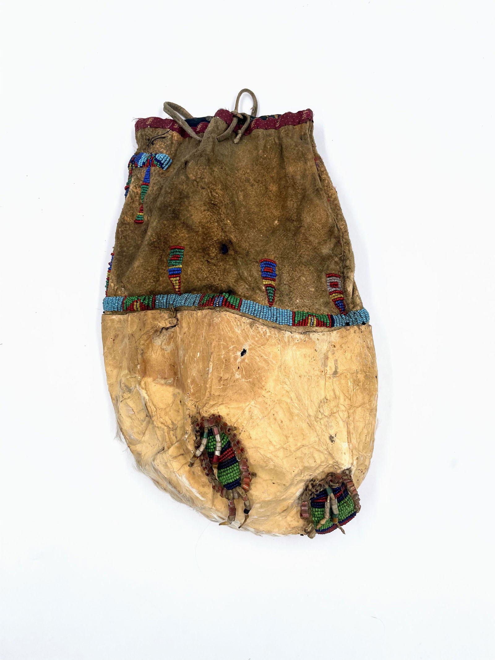 Early Beaded Calf Head Bag (Pre 1880) (1 of 3)