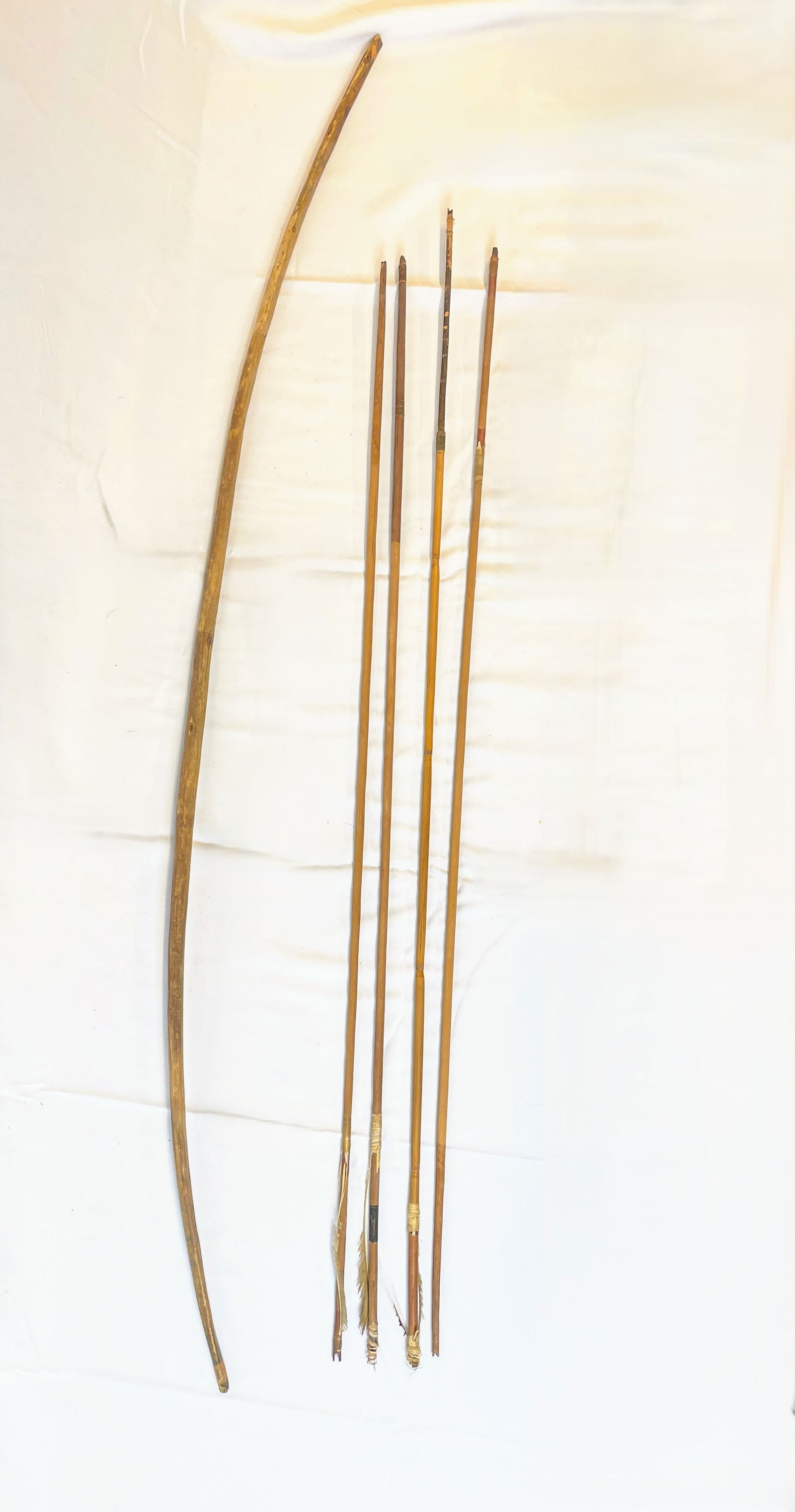 Native American Bow and Arrow Set (pre 1900) (1 of 2)