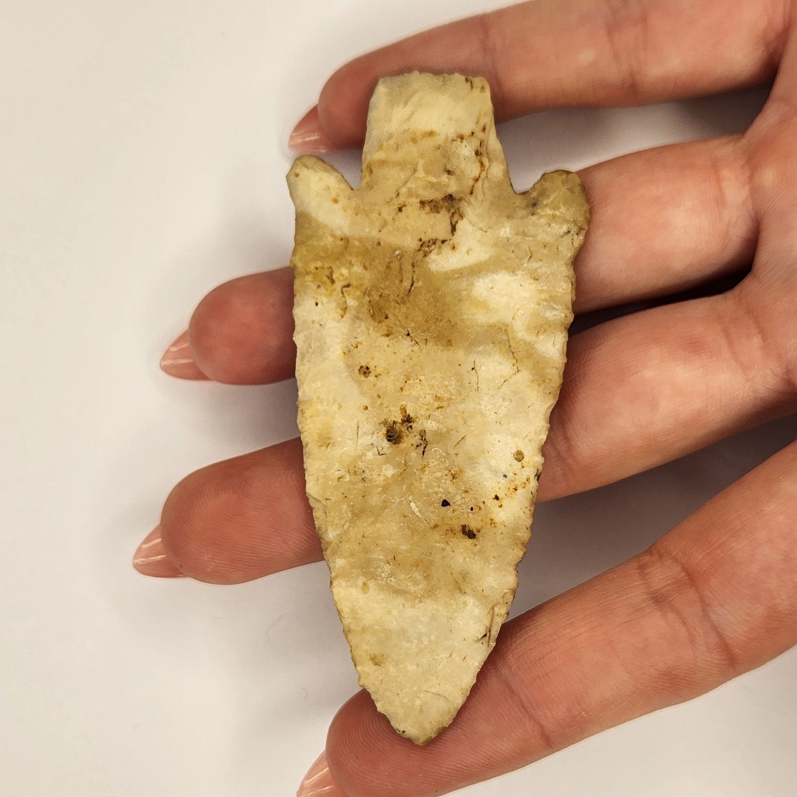 Hardin: Hardin point in warm brown stone with broad shoulders and slight basal concavity.reference: native american, indian artifact, arrowhead, paleo, clovis, dalton, beadwork.Dimensions 2x4