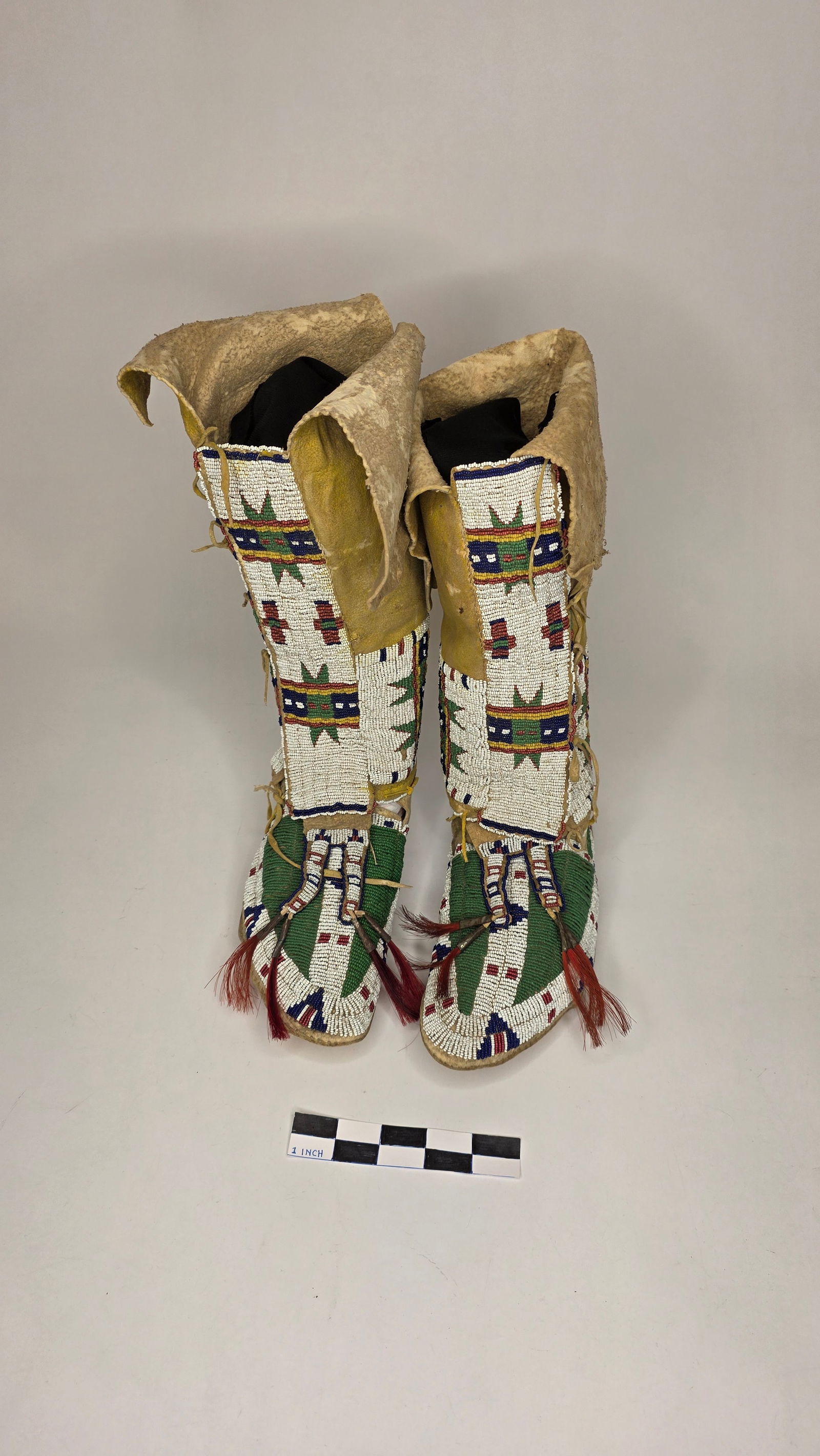 High Top Beaded Mocs - pre 1900 (1 of 3)