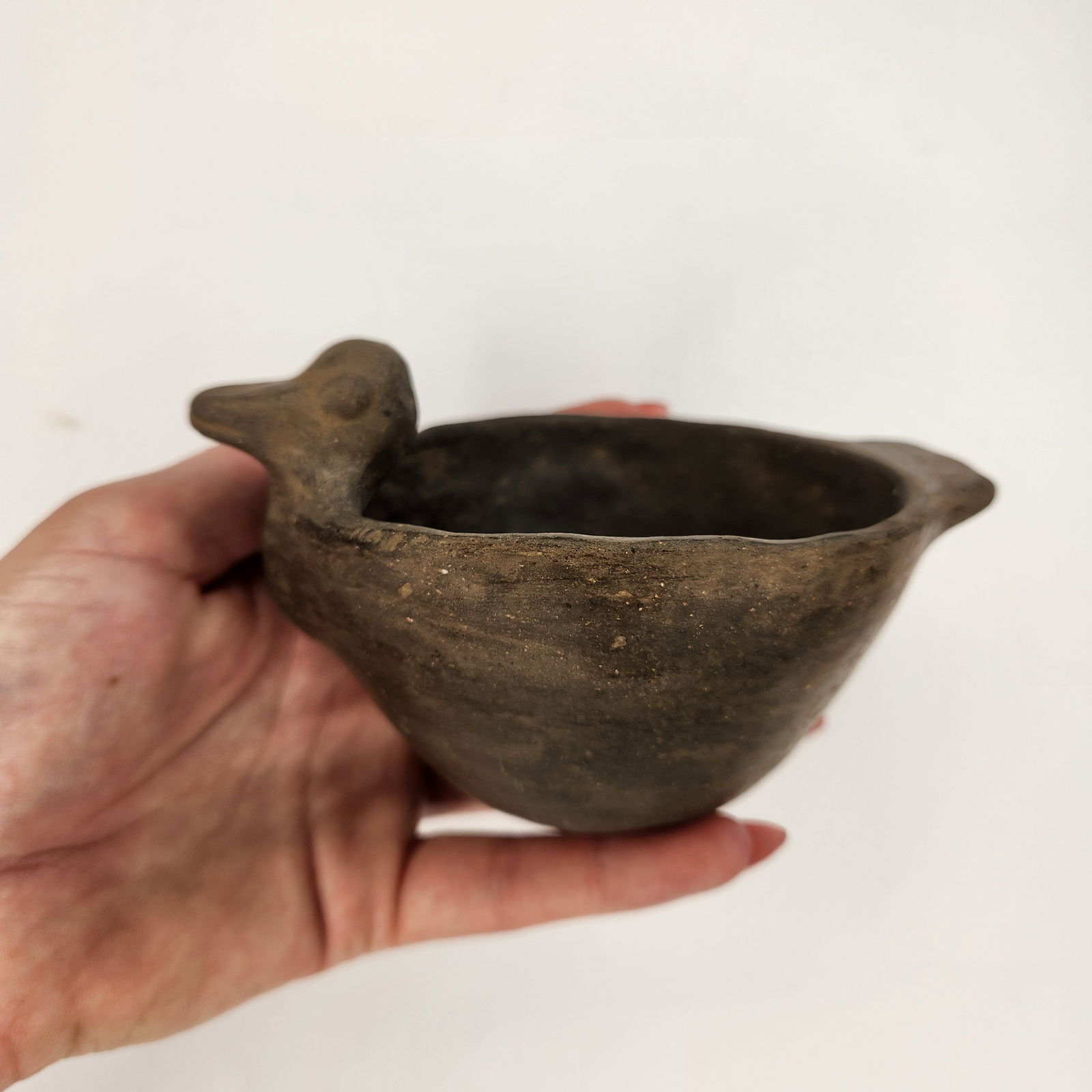 Duck rim effigy pot (1 of 3)