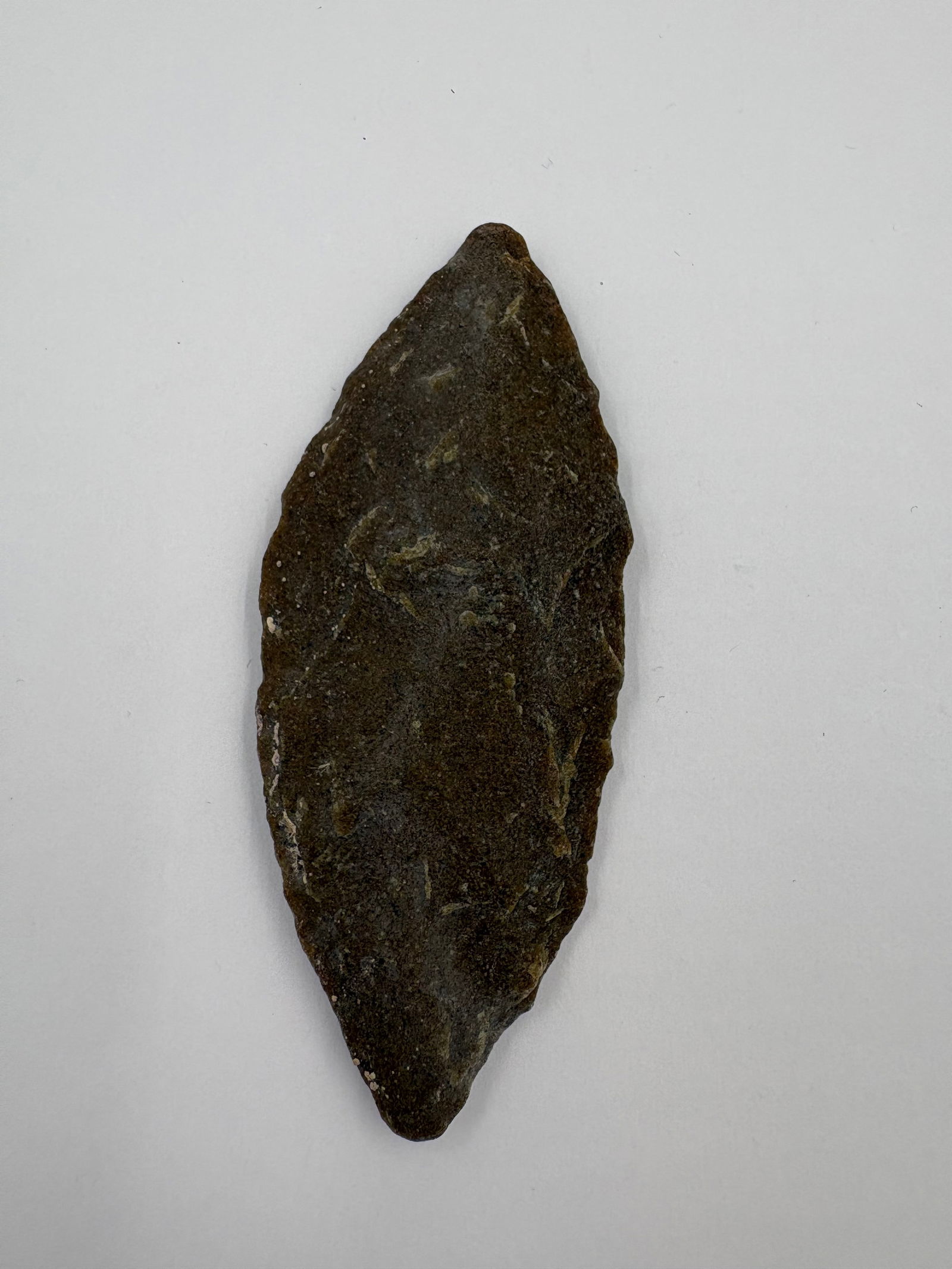 Archaic Knife, sugar-quartz (1 of 3)