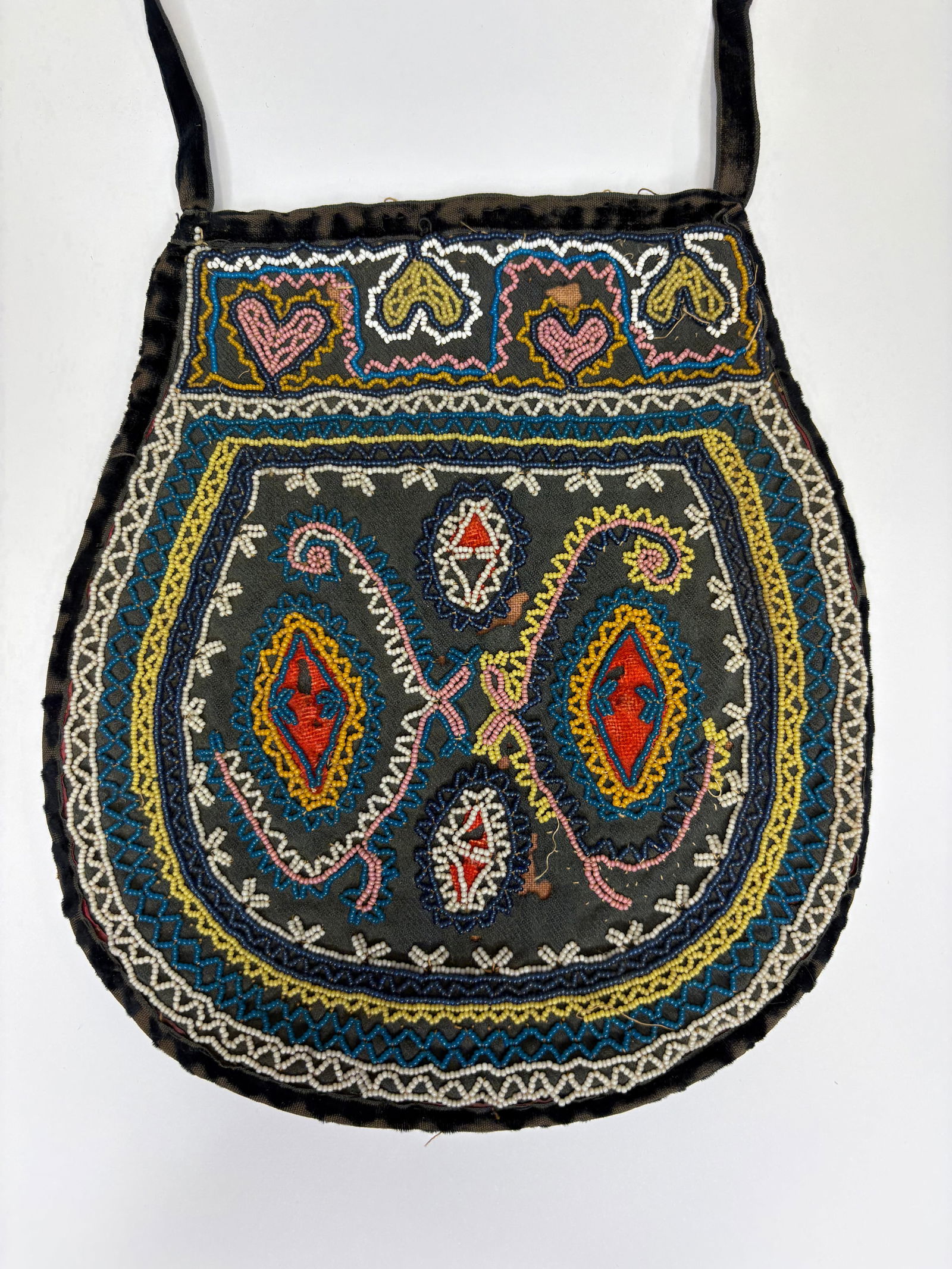 Early Micmac beaded pouch, pre-1900 - 2