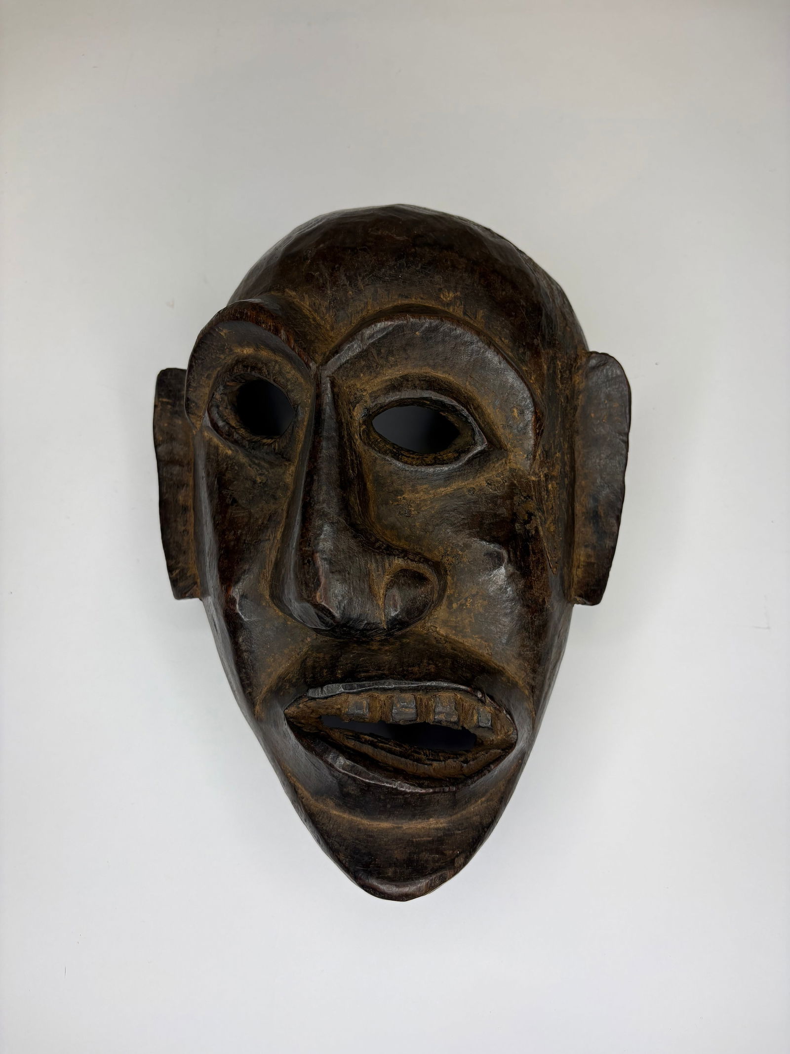 Iriquios "False Face" mask, pre-1900 (1 of 3)