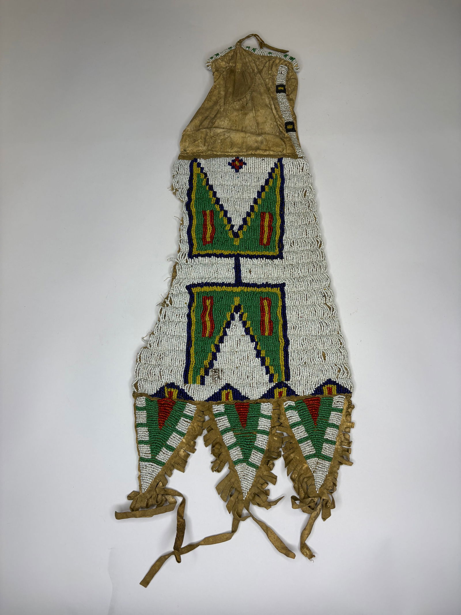 Cheyenne beaded 3-tab bag - 2