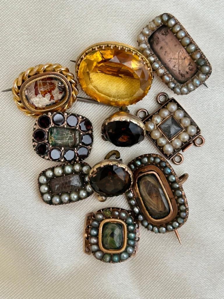 Mixed Lot of Antique Georgian Gold Brooches (1 of 4)